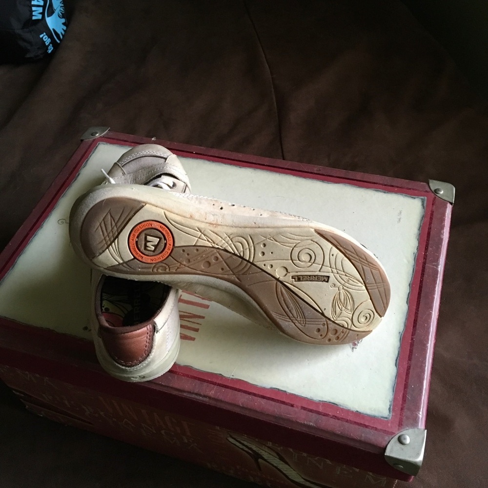 Merrell - Picture 3 of 3